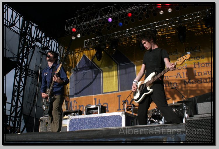 Deryck Whibley on Left, Jason McCaslin on Right