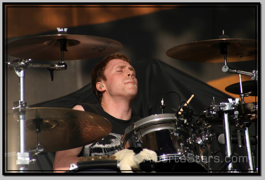Steve Jocz Drumming with Closed Eyes