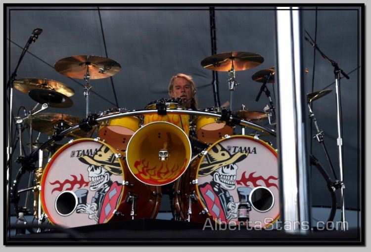 Frank Beard - Only Member of ZZ Top Without Beard - Behind His Drum Set